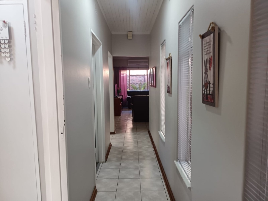 3 Bedroom Property for Sale in Rhodesdene Northern Cape